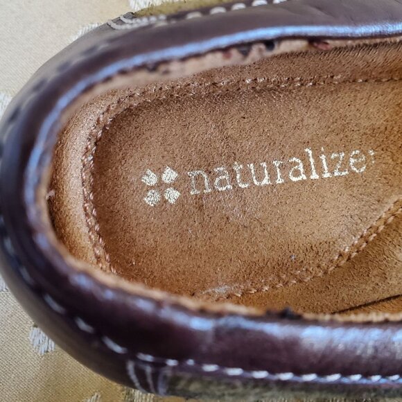 Sage Suede Naturalizer Shoes. Size 7½W - Picture 2 of 12